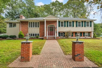8 Phinney Road 1