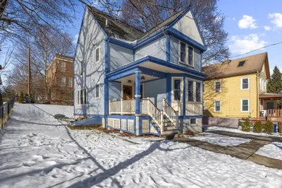 127 Alexander St 1