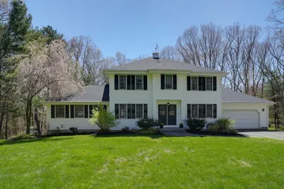 23 Twin Spring Drive 1