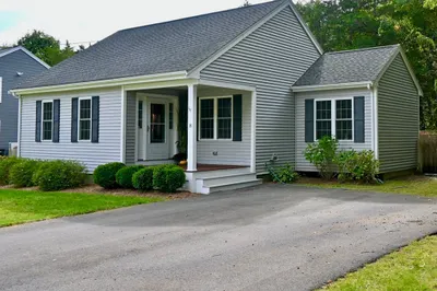 8 Shelly Rd