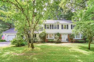 59 Lawrence Dr