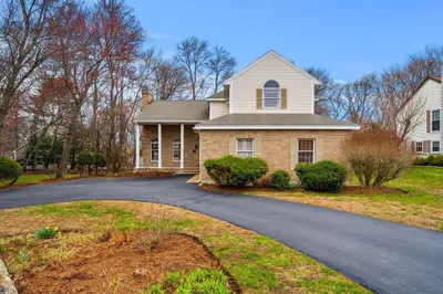 1 Briarwood Lane