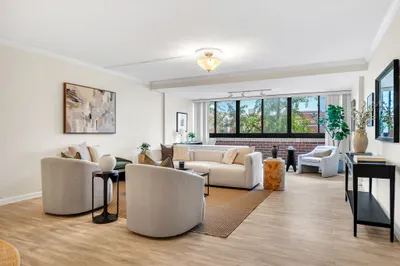 9 Hawthorne Pl #7H 1