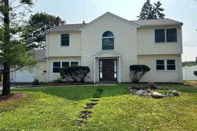 4 Rutledge Rd #4