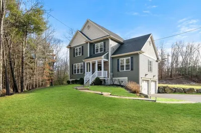 24 Lynn Dr 1