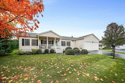3 Sandstone Dr