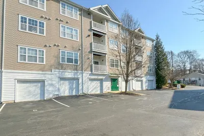 80 Mill St #302 1