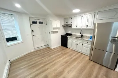 33 Shute St #1 1