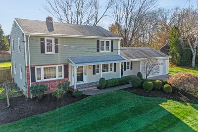 25 Fieldwood Avenue 1