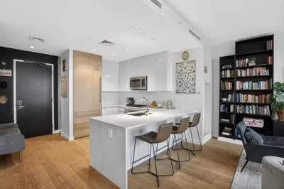 188 Brookline Ave #19B 1