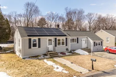 37 Reeds Ln