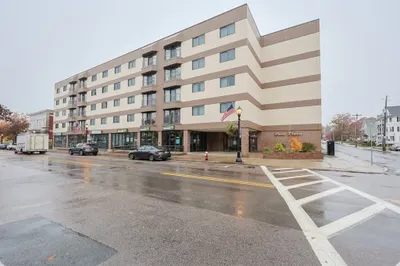 68 N Washington St #210