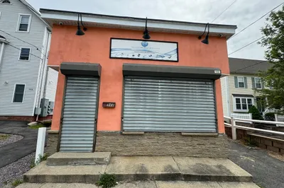 948 Warren Ave 1