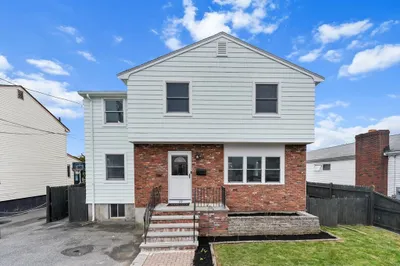 69 Sigourney St 1