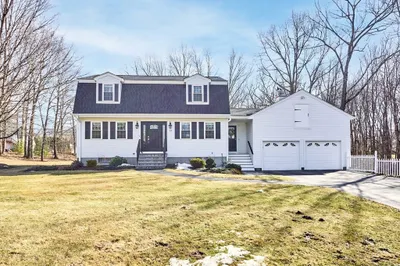 37 Thomas Farm Circle