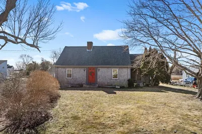 706 Elm St 1