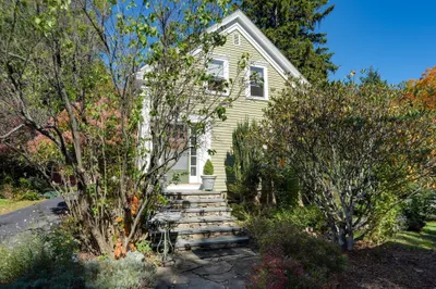 151 Southville Rd 1