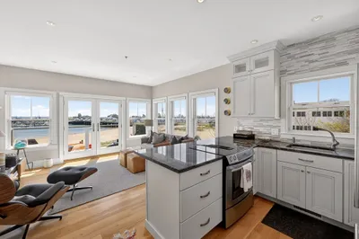 333r Commercial Street #Unit 3