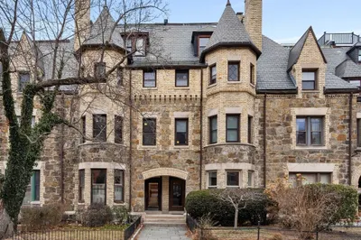 19 Garrison Rd #2 1