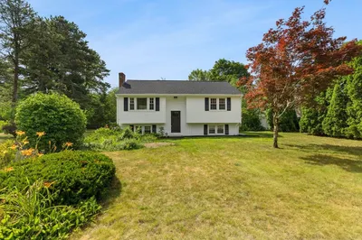 37 Roxanne Sq 1