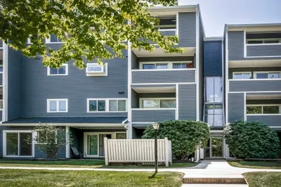 400 Colonial Dr #42