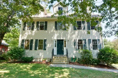 8 Olde Hillside Ave 1