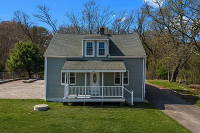 246 Winthrop St 1