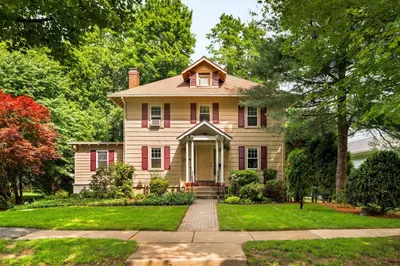 16 Chapin Road