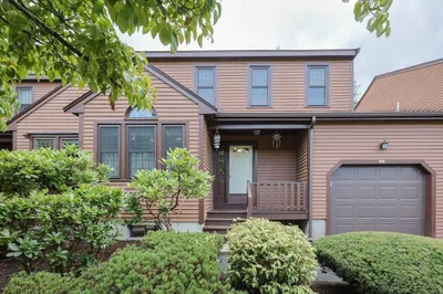 21 Hawthorne Village #B