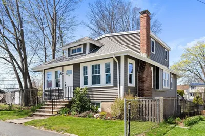 10 Brockton Ave