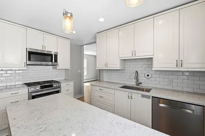 24 Cameron Ave #2