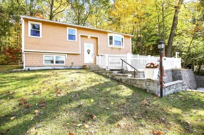 96 Indian Hill Road 1