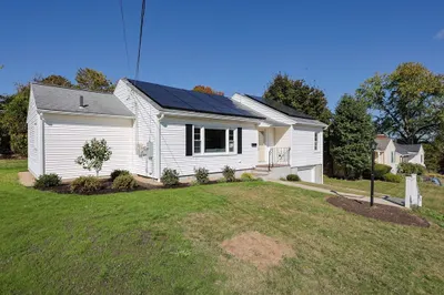 76 Belmont Rd 1