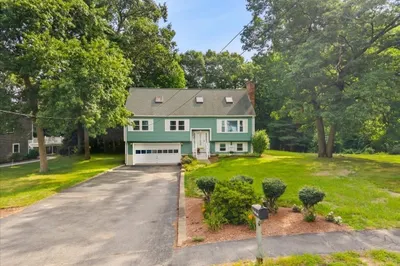 32 Maria Ln 1