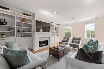 61 Dartmouth St #2