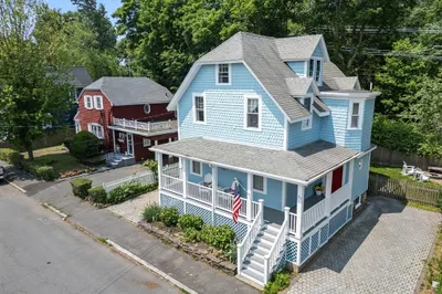 37 Devereux St