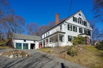 631 Pleasant St 1
