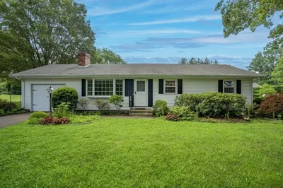 123 Huntington Rd 1