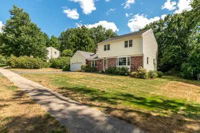184 Cambridge Cir 1