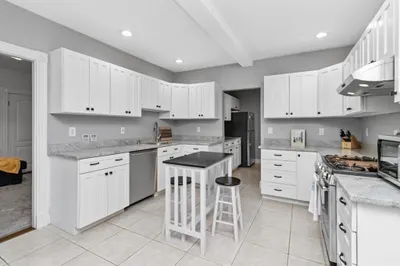 20-22 Cedar St #3 1