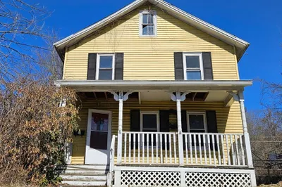 227 Deerfield St