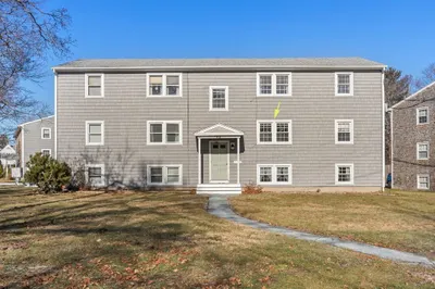 22 Beacon Ave #4