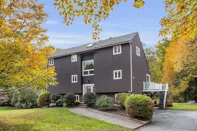 19 Chapel Hill Dr 1