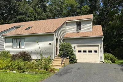 5 Meadow Oak Ln #B 1