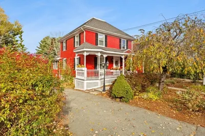 273 Pleasant St 1