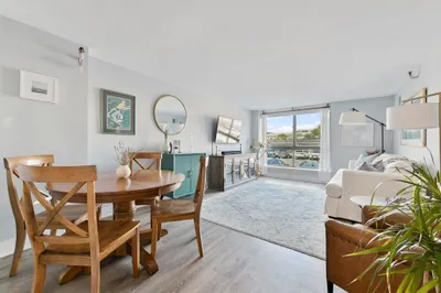 42 Eighth St. #1306