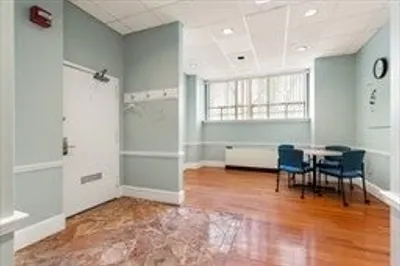 2 Hawthorne Pl #101s 1