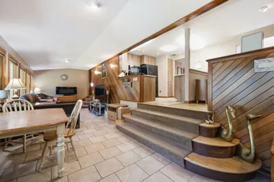 111 Rocky Pond Rd 1