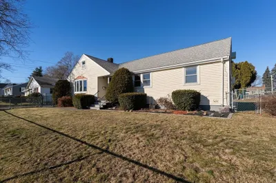 253 W Squantum St