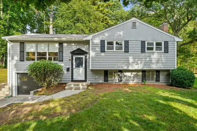 12 Tall Tree Rd